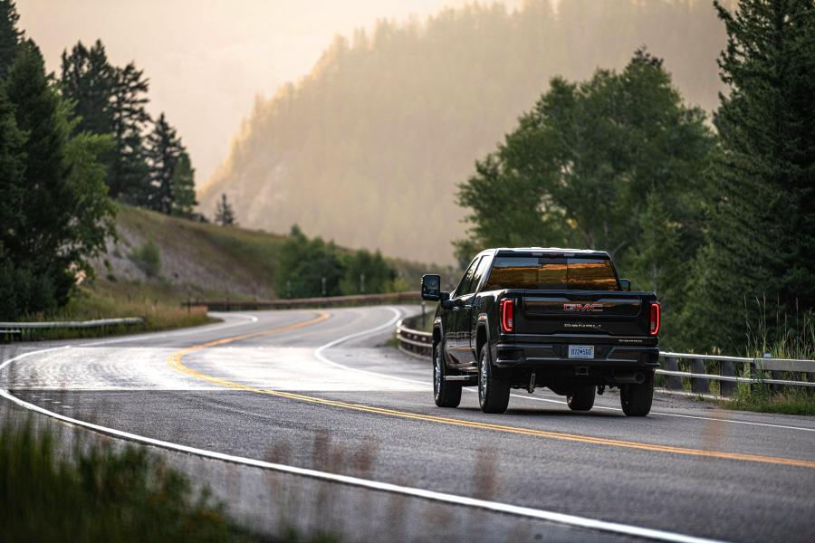  GMC Sierra 2500 HD Denali Crew Cab 2019 года  (фото 23 из 40)
